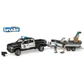 BRUDER RAM 2500 Police Pickup avec remorque et bateau - 1:16 - noir/blanc - 2 figurines