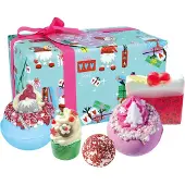 Bomb Cosmetics Weihnachten Chillin' With My Gnomies Handmade Wrapped Bath