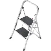 Hailo Escabeau pliant K70 StandardLine, 2 marches, hauteur de travail 2,47 m, arceau de sécurité & sécurité anti-pliage, jusqu'à 150 kg, aluminium, argent