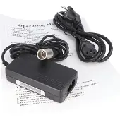 Giant Chargeur Twist pour la batterie du vélo électrique XLR 4 pôles 26V, tension de fin de charge 29.4V courant de charge 2A