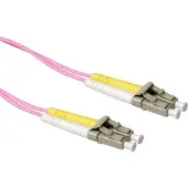 ACT 1 mètre LSZH Multimode 50/125 OM4 fibre patch cable duplex avec connecteurs LC. Lc-lc 50/125 om4 duplex 1.00m (RL9701)