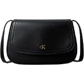 Calvin Klein Sac à bandoulière 'Monogram Plaque Flap Camera' noir