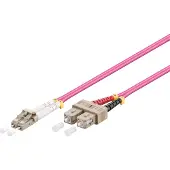 Goobay - Câble réseau - SC multi-mode (M) pour LC multi-mode (M) - 0.5 m - fibre optique - 50 / 125 microns - OM4 - sans halogène - violet