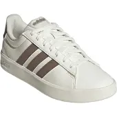 Adidas Baskets basses 'GRAND COURT 3.0' chocolat / blanc cassé