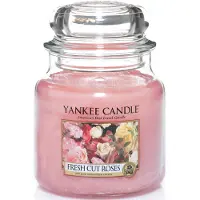 Yankee candle - Fresh Cut Roses Classic Medium Scented Candle - 90 heures de combustion