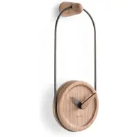 Nomon Micro Eslabon Horloge Murale Micro Eslabon T | Ring in graphite finished brass, oak finished box, oak finished and graphite finished brass hands