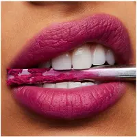 MAC Powder Kiss Lipstick rouge à lèvres mat teinte Velvet Punch 3 g