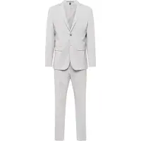 Selected Costume 'LIAM'