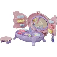 Sylvanian Families Coiffeuse Pony Girl - Joy aux cheveux roses - Accessoires pour cheveux inclus