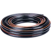 Black & Decker Tuyau d'arrosage 15 mètres 13MM - PVC résistant - Arrosage du jardin, lavage de la voiture, remplissage de la piscine - S'adapte à tous les robinets standards - Noir/Orange