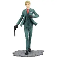 Furyu SPY X FAMILY - Loid Forger - Statuette 27cm