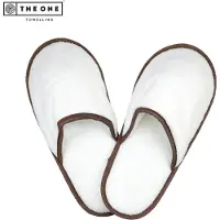 The One Towelling Slippers (les chaussons)