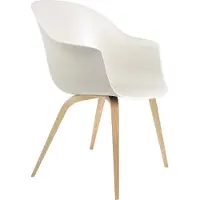 Gubi Bat Dining Chair Non-Upholstéré Wood Base | Oak | Alabaster White