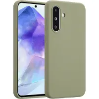Accezz Coque Liquid Silicone pour Samsung Galaxy A36 / A56 - Cooper Green