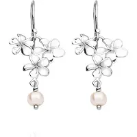 Nenalina Boucles d'oreilles 'Flower' argent / blanc perle