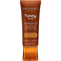 Danessa Myricks Beauty Yummy Skin Serum Skin Tint fond de teint hydratant lissant teinte 10 - Tan Skin with Neutral Olive Undertones 45 ml