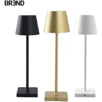 BREND BR-2228 Lampe de table sans fil pour l'intérieur et l'extérieur - Lampe décorative et graduable - Éclairage rechargeable avec 3 niveaux de lumière - IP44 - Blanc