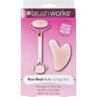 Brushworks HD Roler en résine de quartz rose et Gua Sha