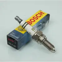 Bosch Bougie D'allumage Pour Scooter Piaggio 50 Nrg Power Purejet 2005 À 2009 Neuf