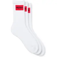 HUGO Lot de trois paires de chaussettes courtes avec étiquettes logotées rouges