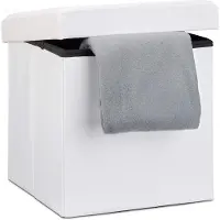 Relaxdays 10019043 Tabouret pliant en similicuir pouf de rangement pliable repose-pieds de stockage carré 38 x 38 x 38 cm avec couvercle amovible assise table ottoman coffre chaise, blanc