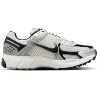 Nike Baskets basses 'ZOOM VOMERO 5' | 42 | female