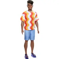 Barbie Ken en T-shirt HRH23 - Poupée pour enfants