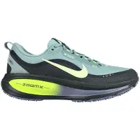 Nike Chaussure de running sur route imperméable avec éléments réfléchissants Vomero 18 GORE-TEX pour homme - Vert | Taille 49.5