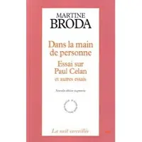 Cerf Dans la main de personne