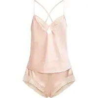Triumph Shorty 'A Weekend to Remember' nude