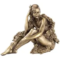 Carlo Milano Statuette décorative en résine aspect bronze - Femme assise avec feuilles