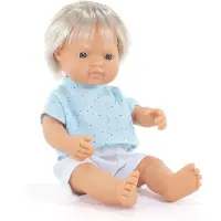 Miniland Poupée garçon caucasienne blonde, 38 cm, avec un t-shirt bleu, parfumée, de la collection "My Friends and Me"