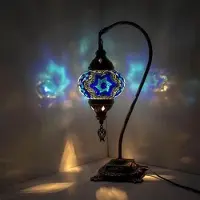 Halay Lampe turque artisanale Modèle oriental à arc 45 avec boule en mosaïque bleue