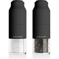 LARS NYSØM Set de moulins à sel et à poivre en acier inoxydable avec mécanisme de mouture réglable I Set de moulins à épices au design en forme de bouteille (Onyx Black)