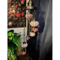 Halay Magnifique lampadaire turc violet, fuchsia et rose avec 7 boules en verre soufflées à la main