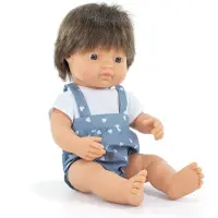 Miniland Poupée garçon du Caucase, 38 cm, cheveux brun foncé, en salopette, corps parfumé, collection "Mes amis et moi"
