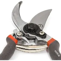 YATO Sécateurs 205mm (diamètre jusqu'à 15mm) coupe oblique