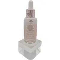 Deborah Skin Booster Sérum Énergisant Illuminateur Fond De Teint À La Vitamine C 05 - Warm Tan