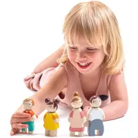 Tender Leaf Toys Tender Leaf Famille de poupées en bois Maison de poupées The Leaf (lot de 4)