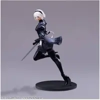 Square Enix NieR:Automata FORM-ISM statue en PVC YoRHa Android 2B (YoRHa No.2 Type B), sans lunettes, version, 18 cm