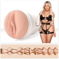 Fleshlight Kayley Gunner - masturbateur vagin réaliste - couleur chair