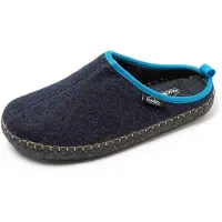 Nuvola Nuvola. Pantoufle 'Zueco Rim' bleu foncé