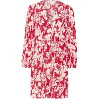 Soaked in luxury Robe rouge vif