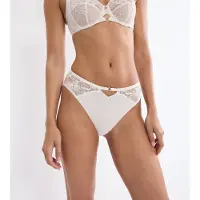Triumph Slip ' Wild Gardenia Florale ' écru