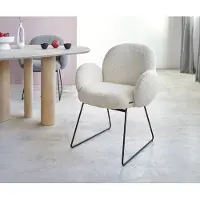 DELIFE Chaise-de-salle-à-manger Nube-Flex avec accoudoirs bouclé blanc pied trapèze noir ressorts ensachés