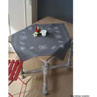 Vervaco - Nappe imprimée « Fleurs et herbes blanches », motif de broderie dessiné