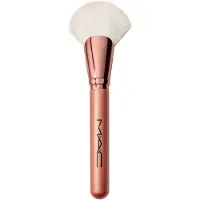 MAC Brush 143S Bronzer Fan Brush pinceau poudre bronzante 1 pcs