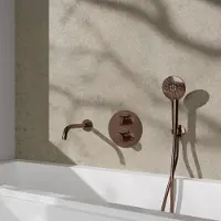 FortiFura Calvi ensemble robinetterie baignoire - bec 22cm recoupable - panneau de commande rond - flexible lisse - douchette ronde - élément encastré - support mural - cuivre brossé PVD