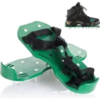 Relaxdays Chaussures aératrices de gazon , 13 clous chacune, scarificateur, chaussures à clous pour gazon, chaussures pour chape, dimensions : 32,5 x 15 cm, noir/vert