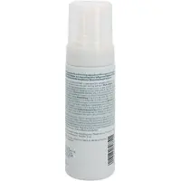 Aveda Le nettoyant moussant Outer Peace (120 ml) nettoie en profondeur les pores sans irriter la peau.